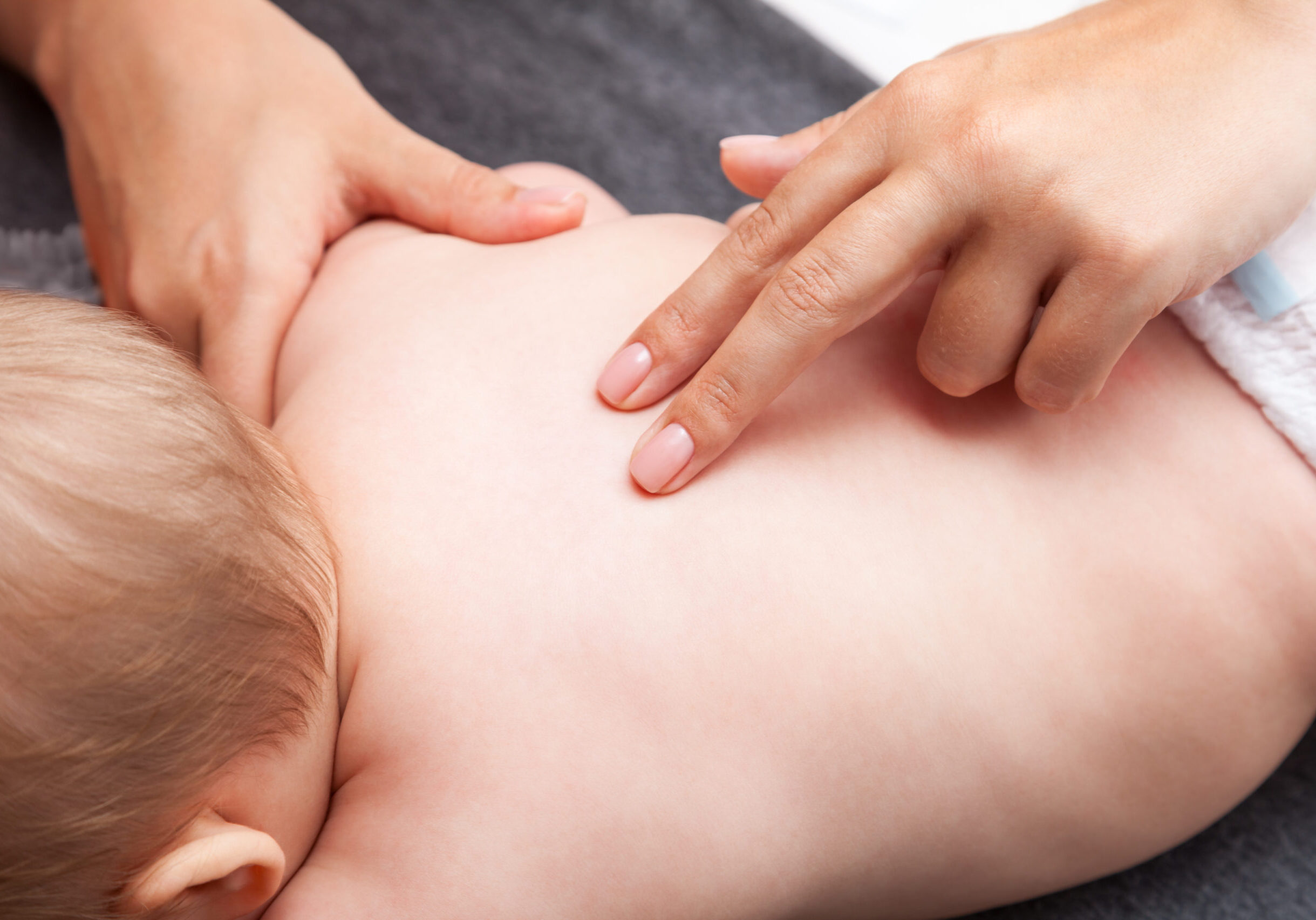 Seven,Month,Baby,Girls,Spine,Being,Manipulated,By,Osteopathic,Or